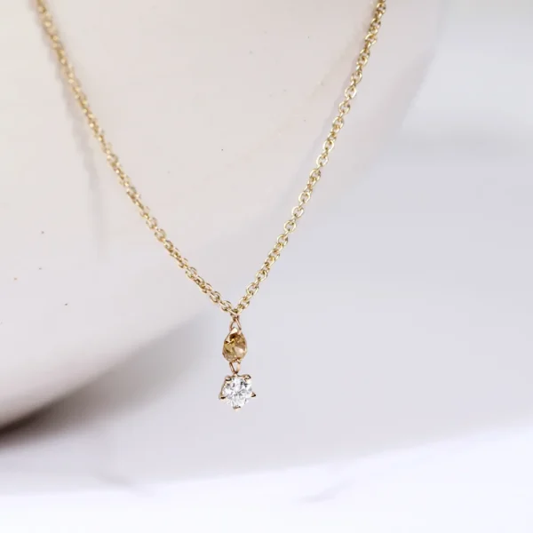 Sale Distanze misurabili in profumo. Necklace Necklaces