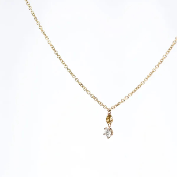 Sale Distanze misurabili in profumo. Necklace Necklaces