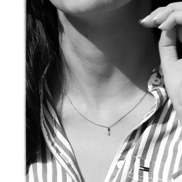 Sale Distanze misurabili in profumo. Necklace Necklaces