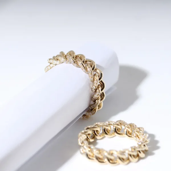 Fashion Trait d’union. Ring Rings